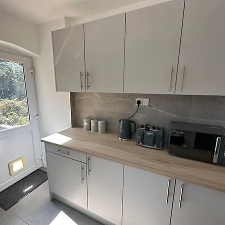 Spacious 3 Bed House With Parking And Garden Reading Buitenkant foto