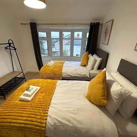 Spacious 3 Bed House With Parking And Garden Reading Buitenkant foto