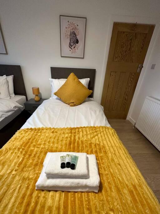 Spacious 3 Bed House With Parking And Garden Apartment